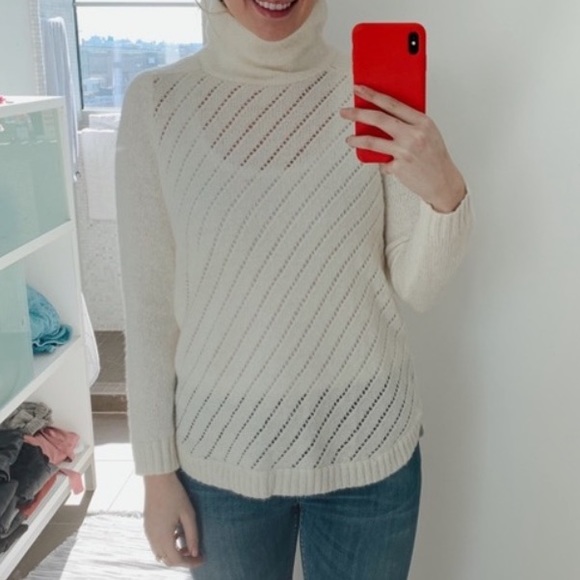 NWT Lou&Grey Creme Turtleneck - Picture 2 of 5